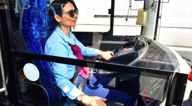 ESHOT'un kadın şoförlerinden yolcular da memnun