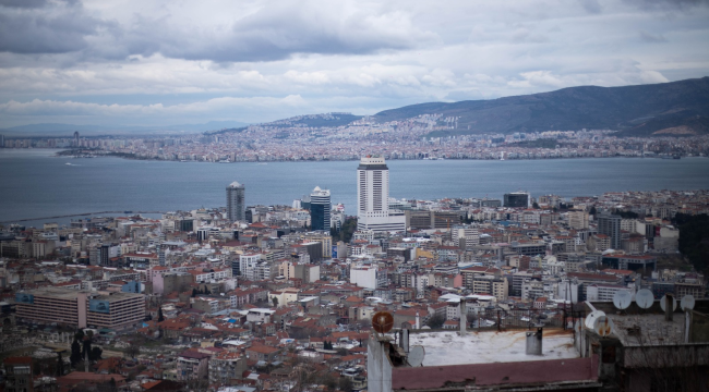 İzmir, Uluslararası Avrupa Demokrasi Başkenti Şehirler Ağı'na Katıldı
