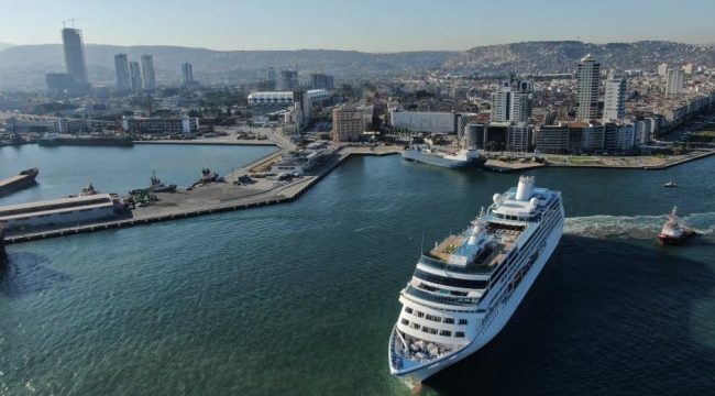 Yarım milyon turist yılın ilk yarısında İzmir'de