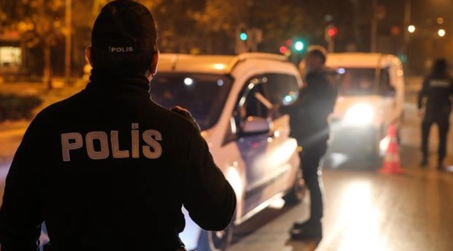 İzmir polisi, operasyonlarını sürdürüyor! Çok sayıda kişi yakalandı