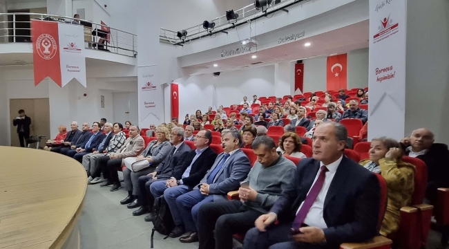 Bornova'da Cumhuriyet ve Atatürk konuşuldu