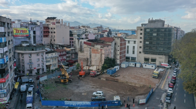 Konak Belediyesi'nin yeni hizmet binası için inşaat başladı